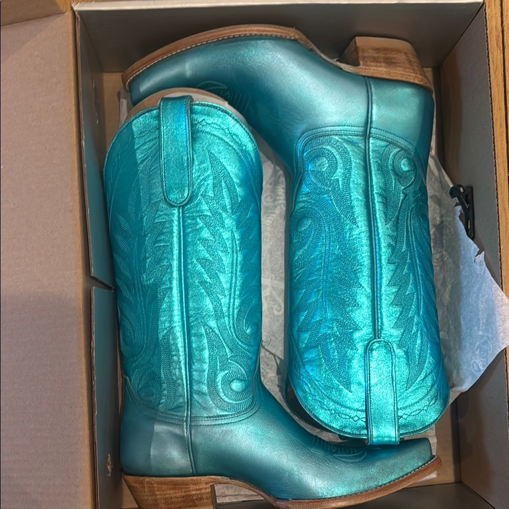 Old Gringo Turquoise Metallic Cowboy Boots from Kemosabe. New in Box! 8.5